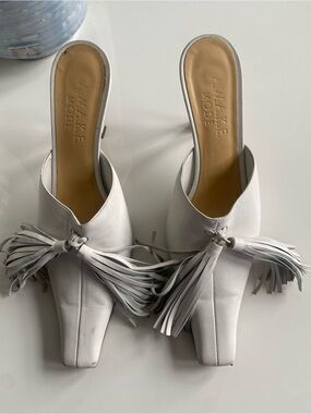Awake Mode White Leather Tassel Mules